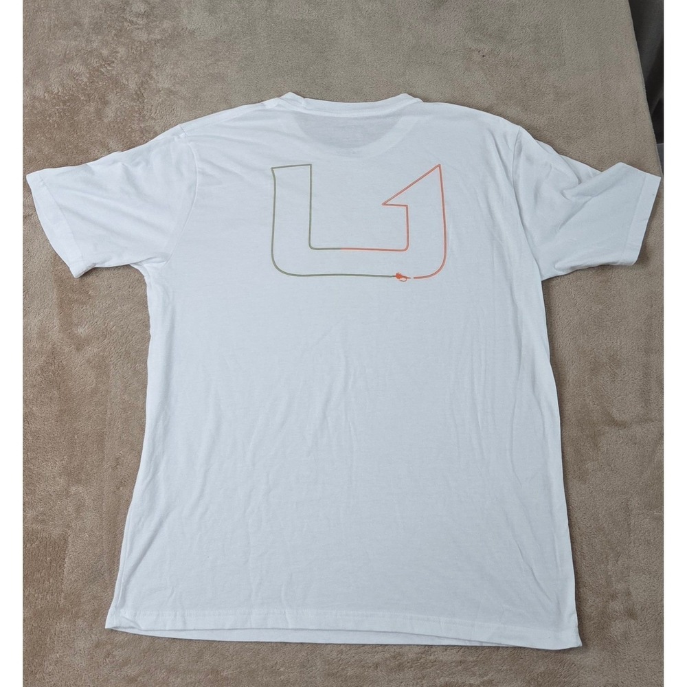 Huk Fishing T-Shirt Men's Size Medium White Graphic Short Sleeve Relaxed EUC